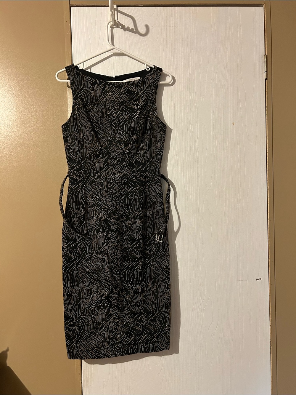 Luxe Black Patterned Sleeveless Midi Sheath Dress